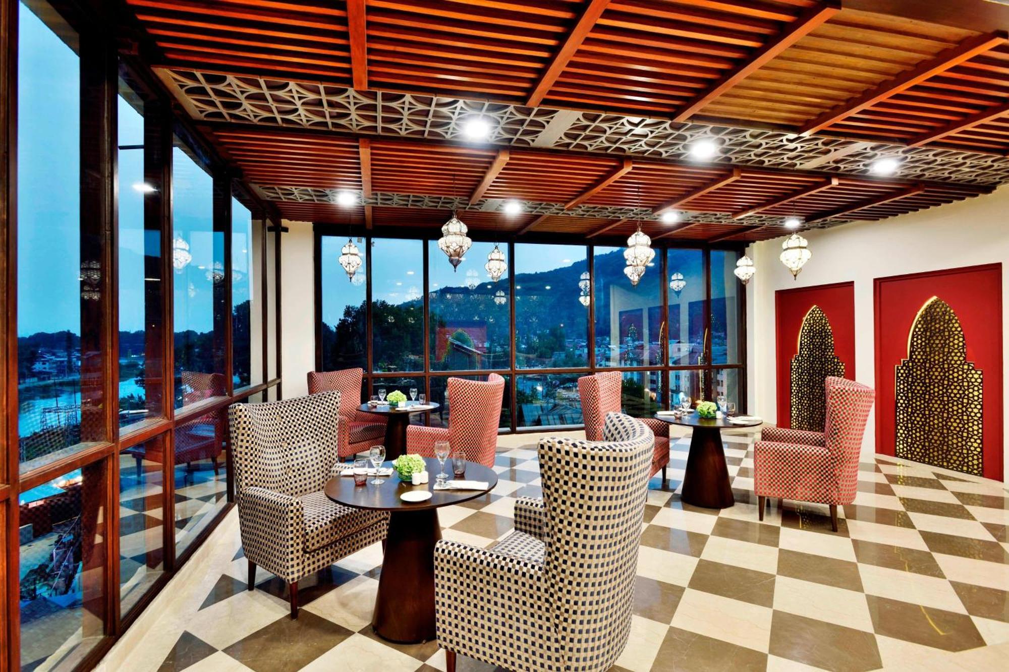 Four Points By Sheraton Srinagar Ngoại thất bức ảnh
